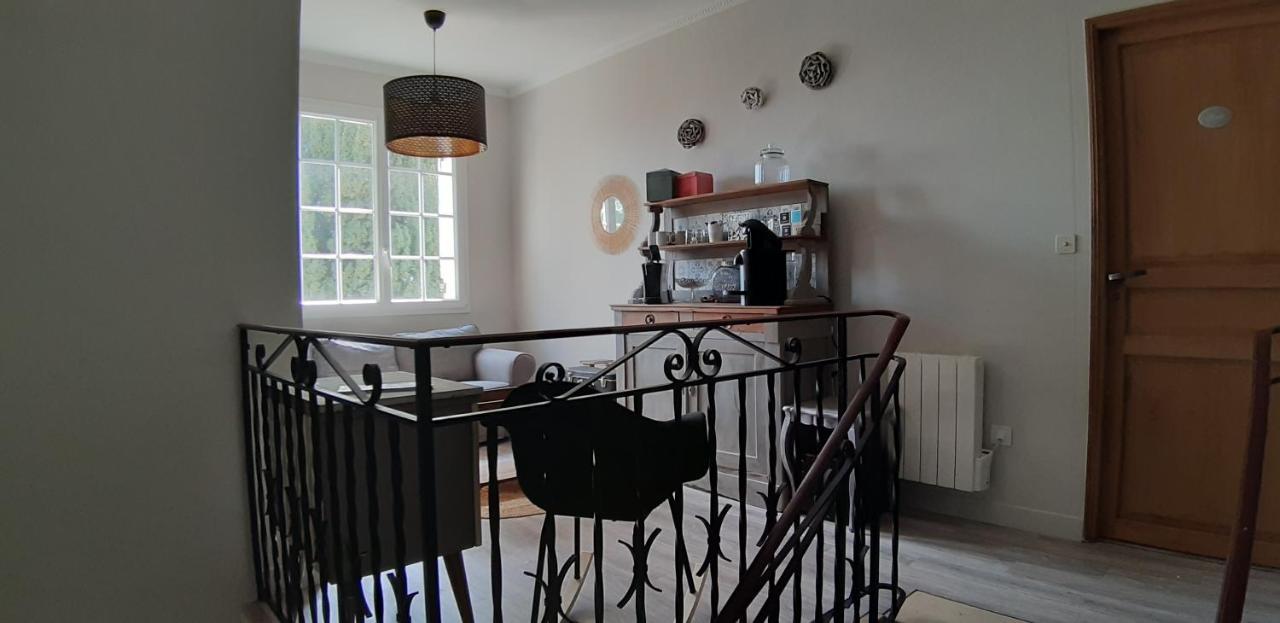 Bed and Breakfast A L'Ombre De La Treille -Proche Saint-Emilion Экстерьер фото